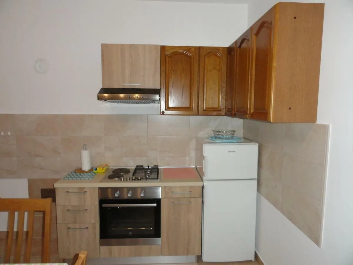 Guest house Holiday House Marija Nin